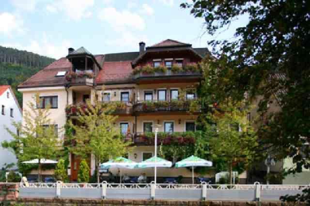Hotel Restaurant Alte Linde 바드윌드바드 외부 사진